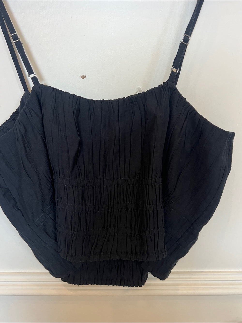 NWT Abercrombie Cropped Ruched Top. Size XL. Color is Black - Picture 3 of 5